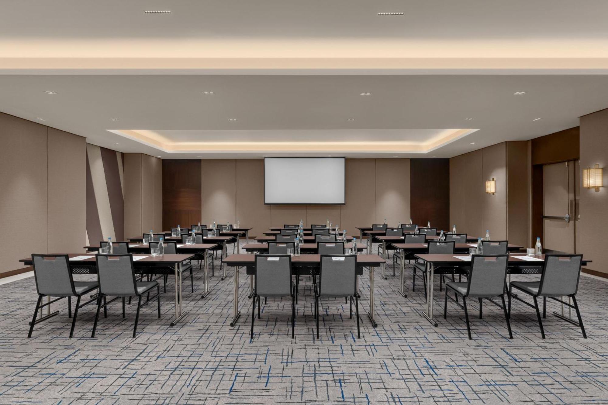 Готель The Westin Manila Pasig City Екстер'єр фото